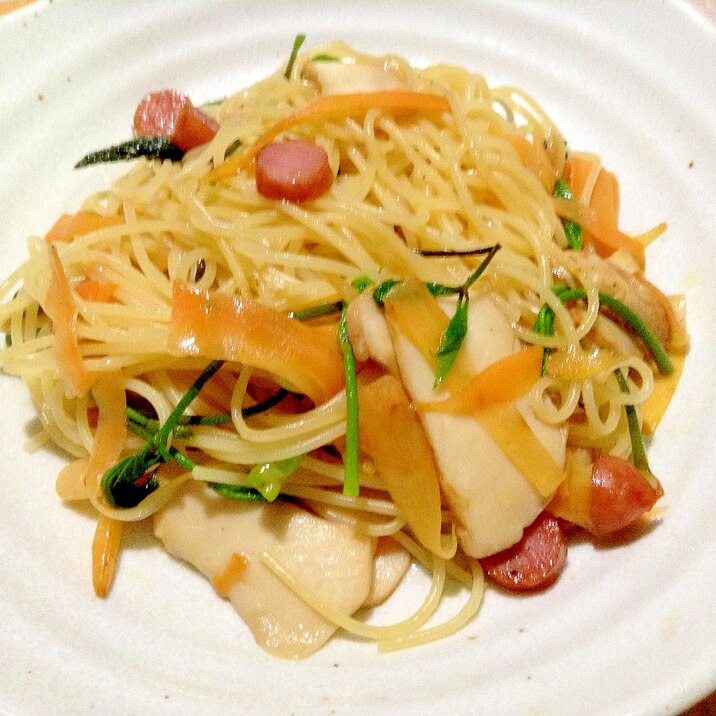 山菜でパスタ